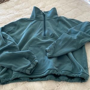 Lululemon green scuba sz 6
